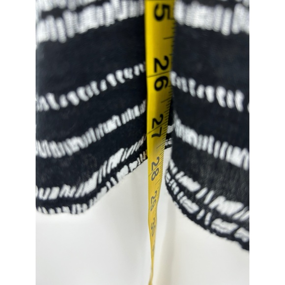 Red Coral Black White Abstract Striped Print Tee Blouse - Picture 6 of 6